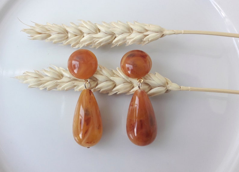 Boucles d'oreilles Agate gouttes en résine esprit vintage Abricot marbré