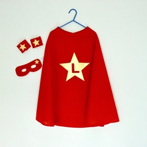 Disfraz de capa de superhéroe roja personalizada con estrella dorada, capa de superhéroe roja personalizada, disfraz de niño