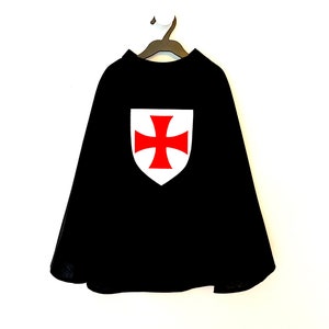 Déguisement de chevalier, cape de chevalier, cape noire chevalier, déguisement enfant, cape avec blason, cape pour enfant, lafeebrochette image 1