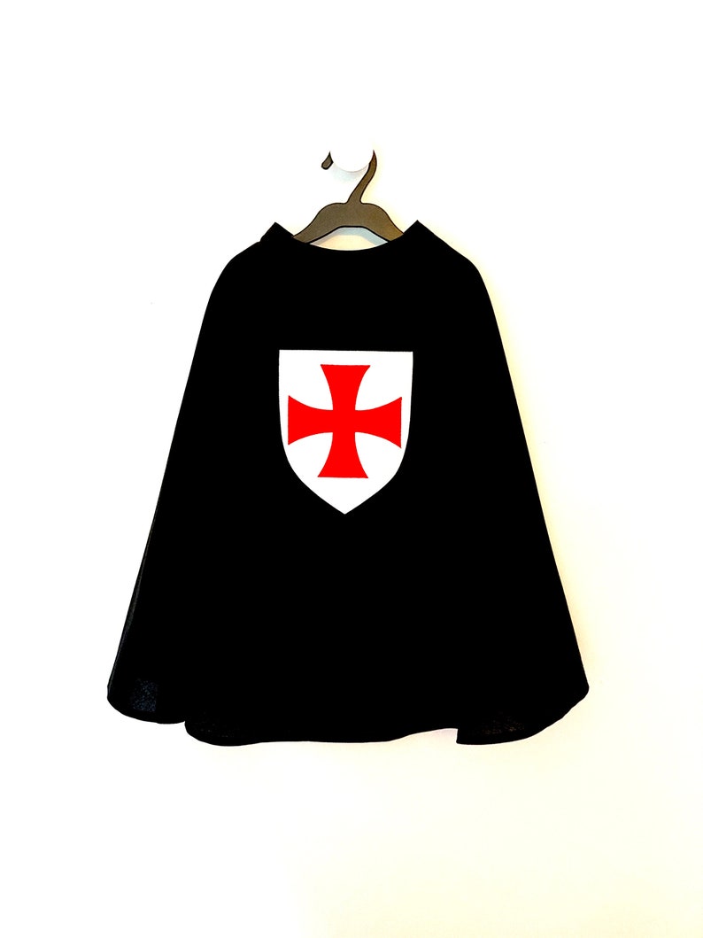 Déguisement de chevalier, cape de chevalier, cape noire chevalier, déguisement enfant, cape avec blason, cape pour enfant, lafeebrochette image 1