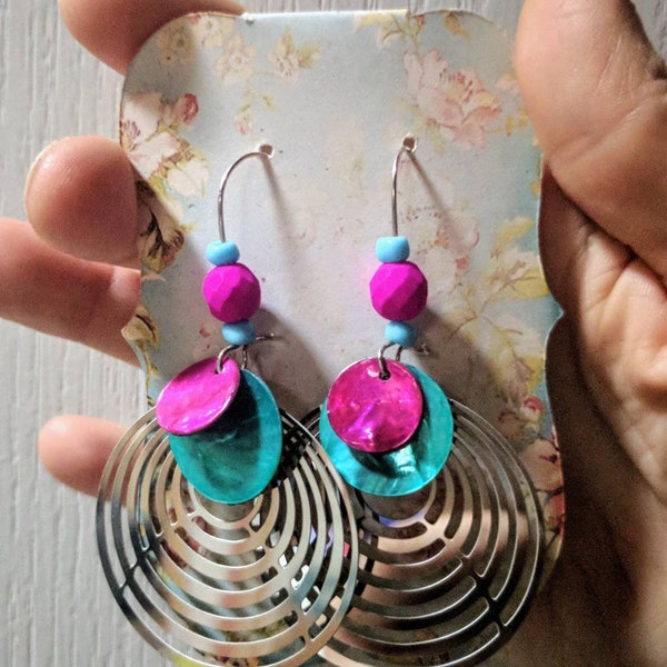 Boucles d'oreilles estampes fuchsia et turquoise