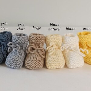 Chaussons bébé tricotés main, laine bébé, taille naissance à 3 mois, blanc, beige, jaune, orange, rose barbie, bleu clair, bleu , violet image 4