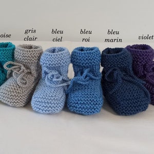 Chaussons bébé tricotés main, laine bébé, taille naissance à 3 mois, blanc, beige, jaune, orange, rose barbie, bleu clair, bleu , violet image 3