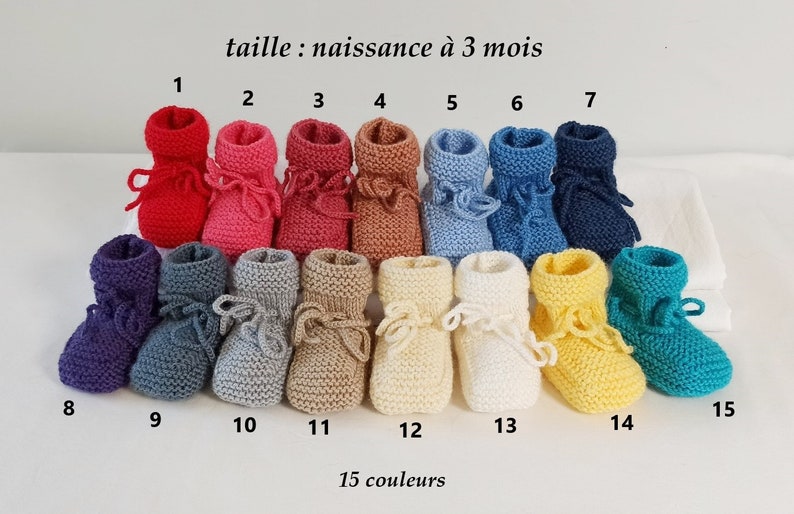 Chaussons bébé tricotés main, laine bébé, taille naissance à 3 mois, blanc, beige, jaune, orange, rose barbie, bleu clair, bleu , violet image 1