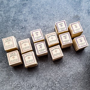 Rótulos de perfumes franceses antigos