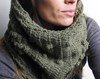 Snood crocheté en laine Country Kaki