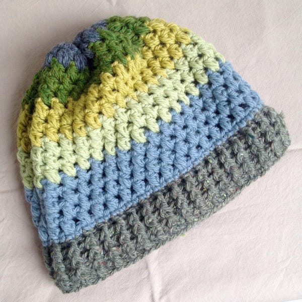 Bonnet laine au crochet vert jaune bleu