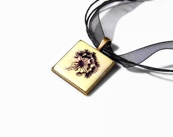 Collier pendentif pâte polymère, carré, jaune vanille noir, pendentif cabochon FIMO, nature, silkscreen, élégant, original, collier organza