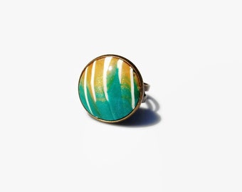 Bague ronde ajustable, vert teal, or bronze, cabochon pâte polymère, fait main, originale, lumineuse