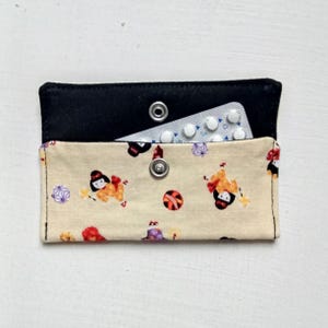 Mini étui pilules, tissu japonais kokeshi,