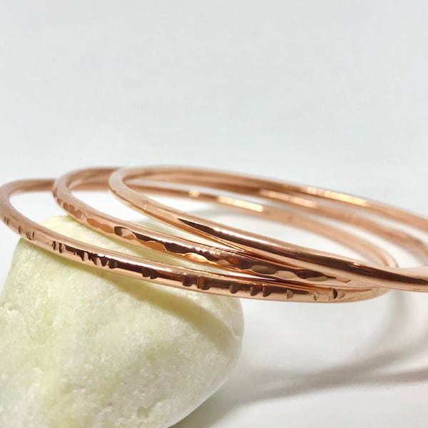 Copper skinny bangle Cuivre bracelet 7th Anniversary gift Stacking bangles