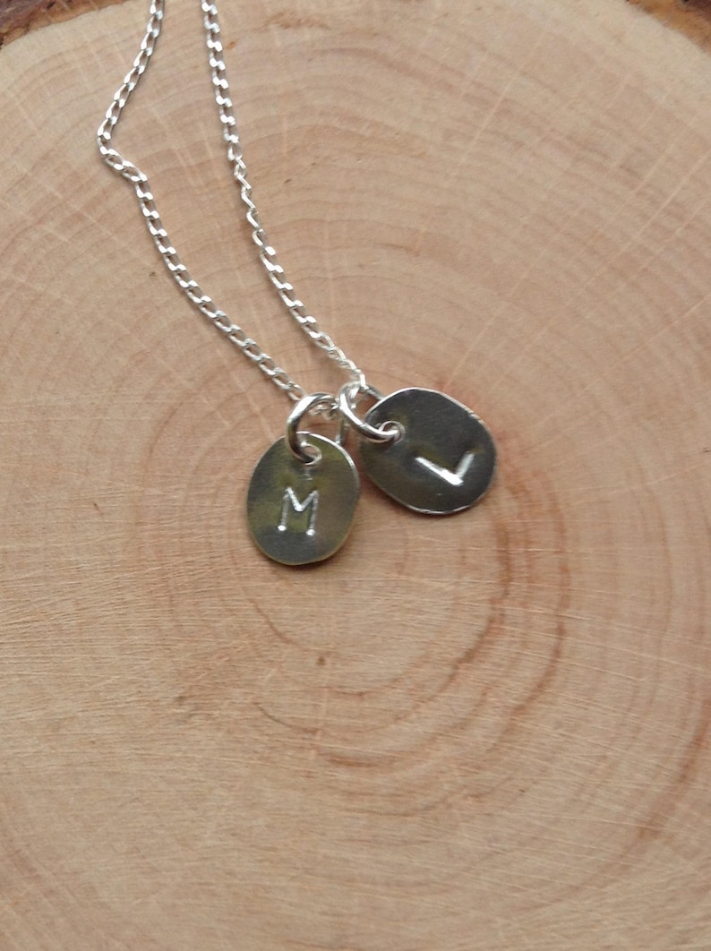 Tiny monogram disc pendant Initial/'s disc necklace. Letter disc charm necklace Personalised jewelry gift Silver letter disc necklace