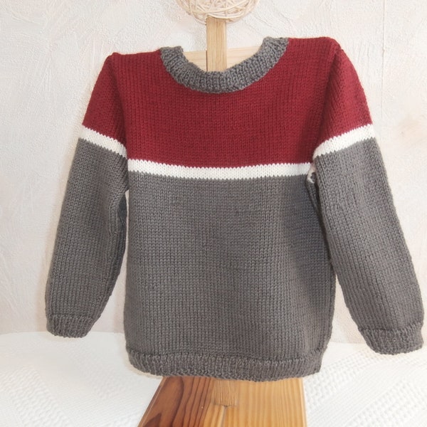 pull garçon 2 ans en laine tricoté main gris et rouge foncé