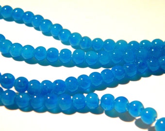 150 perles verre bleu , perle verre 4 mm verre- lumineuse- verre travaillé façon "jade" A217