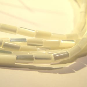 White trochid shell, perforated periwinkle shell - pearly shell, column pearl, beach jewelry creation, 8mm- 15 mother-of-pearl pearls - Q243