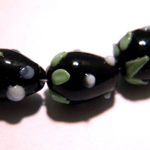 5 lampwork glass beads - black strawberry - 13 mm - F95
