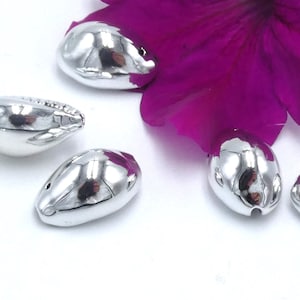 Perforated shell pendant, silver cowrie, 10 galvanized shell, silver metal cowrie, jewel shell, whole shell, cowrie 15 mm - Q247