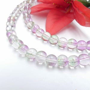 40 perle di vetro 8 mm - perla verde rosa bicolore, vetro elettrolitico, vetro traslucido, inserto glitter oro, - Q411-2