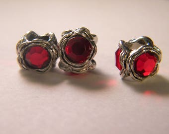 2 perle charms européenne- 3 strass- cristal rouge - ARGENT - 10 x 8 mm C35-7
