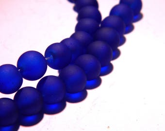 100 perles-effet givré- en verre dépoli 8 mm -bleu royal- PG84