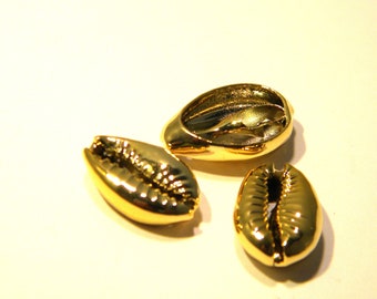 Gold cowrie shell pendant, 8 closed galvanized shell, gold metal cowrie, jewel shell, gold shell, cowrie 15mm - 1 hole - Q232