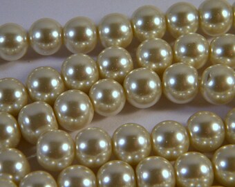 50 perles en verre " perle  de culture" ivoire 10 mm C22