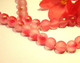 30 perles verre 8 mm - perle rouge , verre electroplaqué mat , verre effet givré , incrustation paillettes or, - Q60