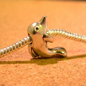10 Silver Pearl Dolphin - Tibetan - European Pearl - 15 mm -dauphin -D17