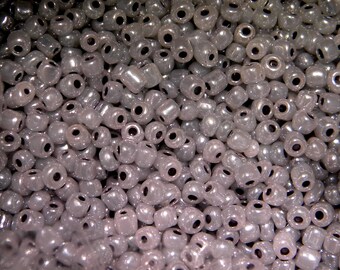 20grams iridescent 4 mm grey ROC67 Pearly glass seed beads