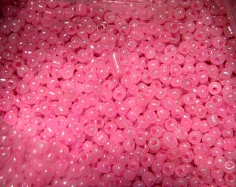 20 gr perles de rocaille verre nacré irisé 4 mm rose  ROC62