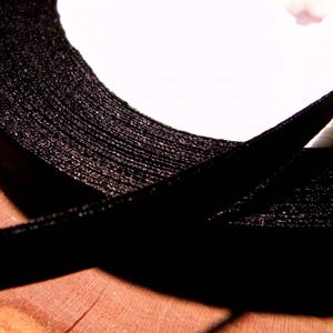 22 M ruban satin 6 mm en bobine -noir profond-SA14