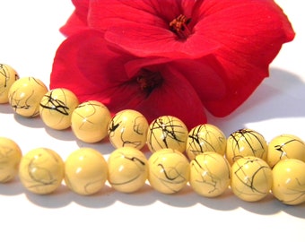 50 beads in beige yellow glass, beaded 8 mm- drawbench glass bead - 8 mm - beige yellow - A266