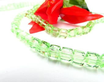 10 Glass bead - 8mm cube - translucent glass bead - crystal effect glass - square glass bead - light green cube bead - G101-5