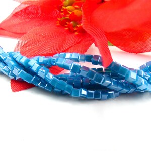 100 Perle di vetro blu - Perla cubica da 2,5 mm - Vetro elettrolitico - effetto iridescente - Colore placcato AB - Perla cubica - Q405-3