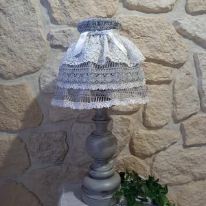 Lámpara shabby chic, creación original, patinada.
