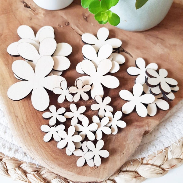 Découpe forme de fleurs pour vos loisirs créatifs (taille : 2, 3, 4 ou 5 cm). Décoration en forme de fleur, embellissement. Fleur à l'unité.