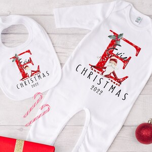 Gepersonaliseerde 1e kerst babypakje en slabbetje, kerstoutfit voor baby, romper of bodysuit met slabbetje kerstcadeau