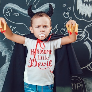 Chłopięca koszulka na Halloween „przystojny mały diabełek”