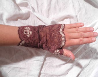 Fingerless gloves lace stretchy plum, beige floral pattern