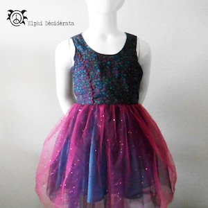 Das Prinzessinnenkleid in Tull Liberty Muster und rosa Tüll mit Pailletten Größe 3 Jahre Mode Kind Prinzessin Stil