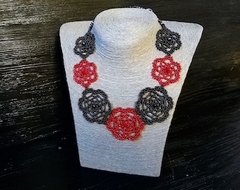 Red and Black Beaded Rose Necklace: Elegant Boho Flower Jewelry