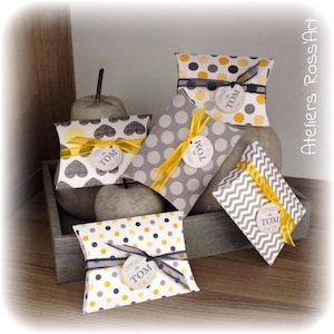 Pochette pour dragées baptême communion - Thème moustache - déco baptême jaune et gris