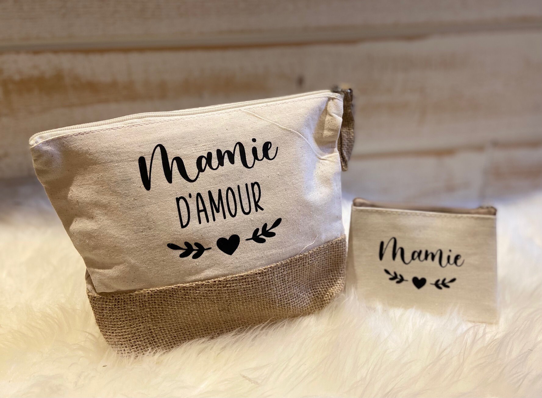 Pochette Personnalisée Nounou Lettres Fleuries - Les Bambetises