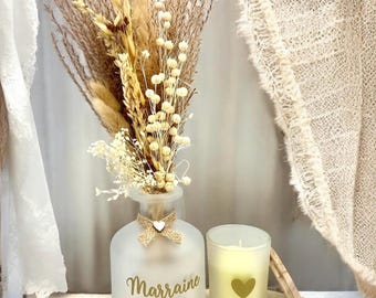 White vase with natural dried flowers + candle + wooden slice - Godmother - Grandma - Mom - Aunt - Nanny - Teaching Assistant - Colleague - Teacher