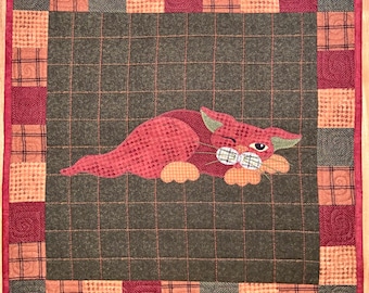 Woolly Yammy Cat Quilt by Helene Knott