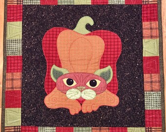 Woolly Pepper Puss Quilt by Helene Knott