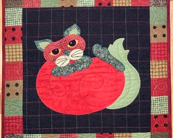 Woolly Tom-ato Quilt by Helene Knott