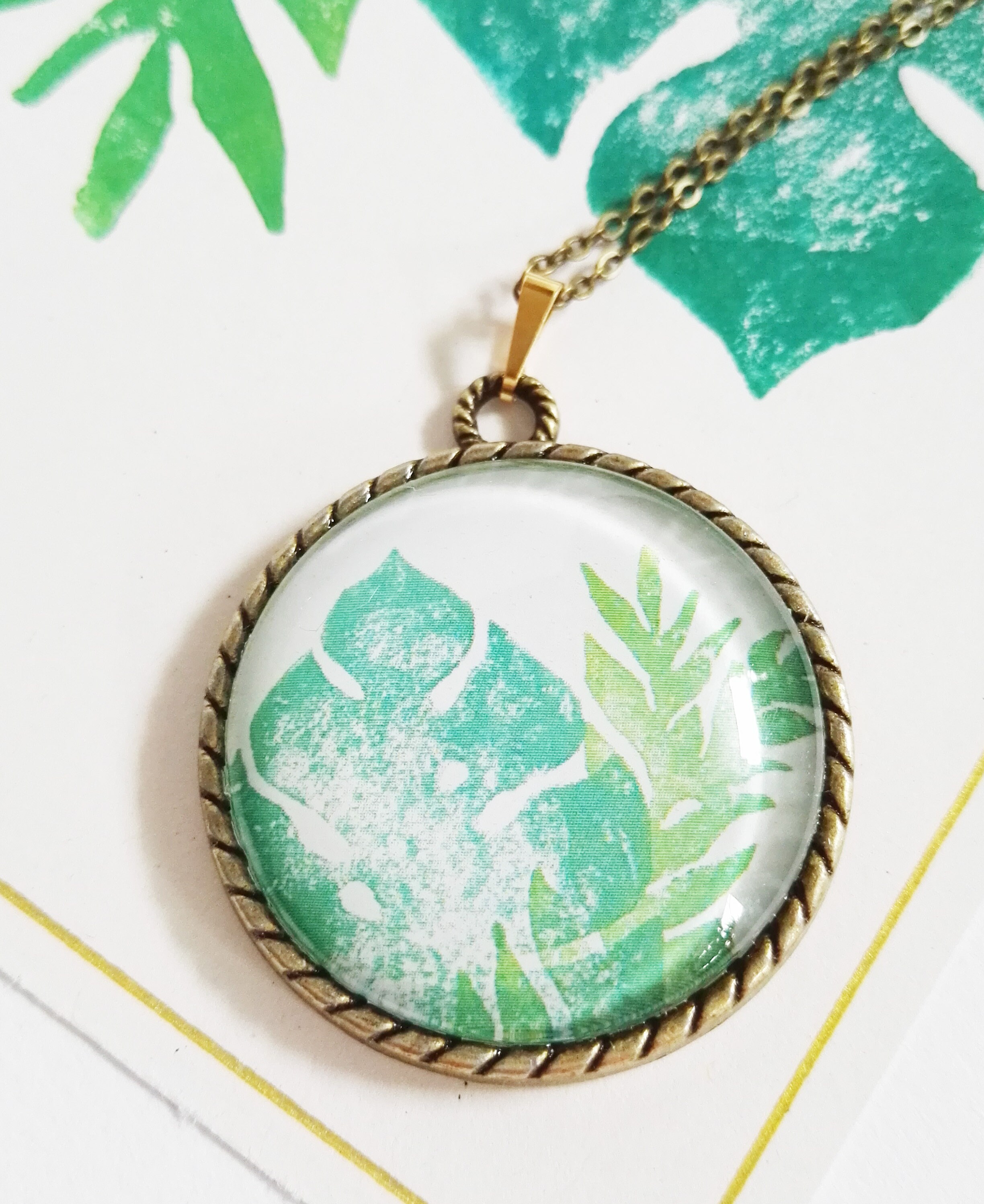 Long Jungle Leaves Necklace in Bronze With Round Pendant, Women's