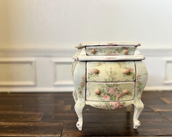 Dollhouse 1:12 small Bombè chest