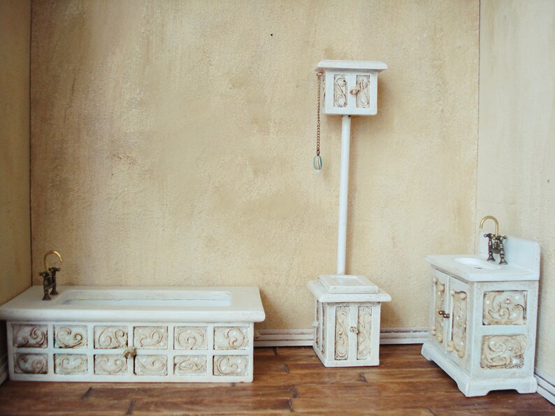 dollhouse bathroom